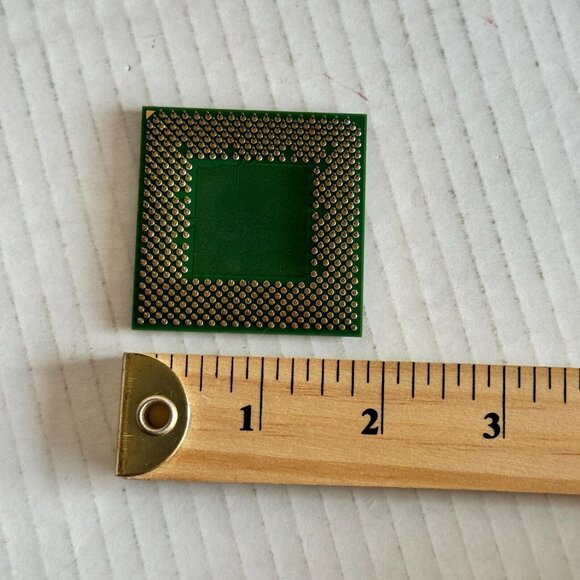 AMD Athlon XP 2400+ CPU AXDA2400DKV3C SOCKET 462 2.00 GHz Processor - Picture 6 of 6